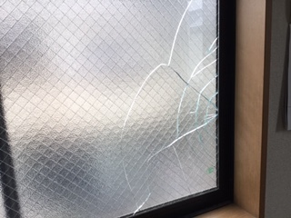 江戸川区　篠崎町　ガラス修理